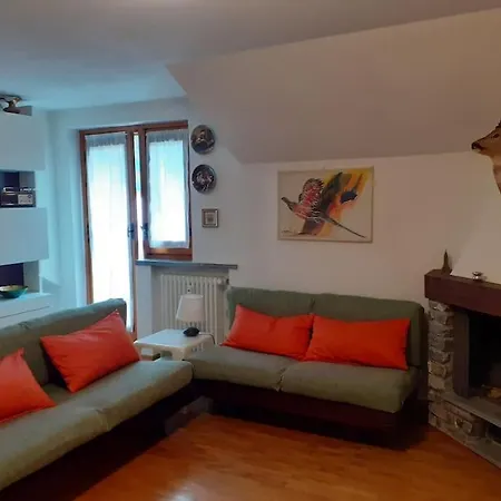 A Due Passi Dal Centro Di Courmayeur Апартаменты Верранд